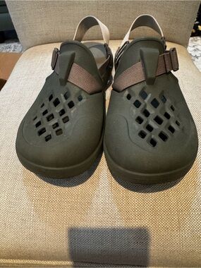 Chaco Men’s Olive Green Brown Slingback Sandals